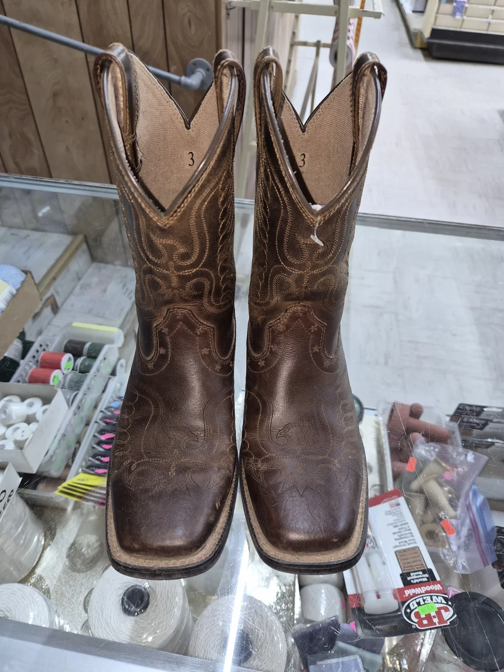 Brown Western Leather Cowboy Boots - Classic Embroidered Design